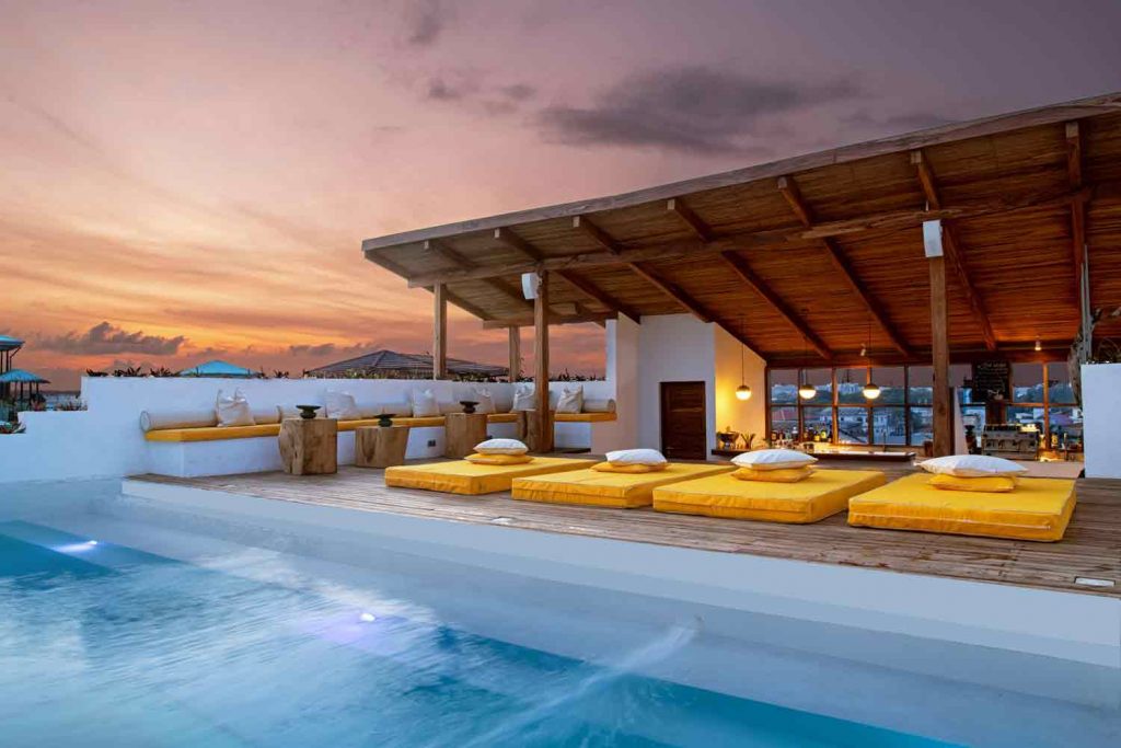 Pool & Rooftop-4